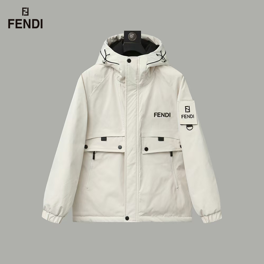 FENDI（フェンディ） ダウンジャケット  241112