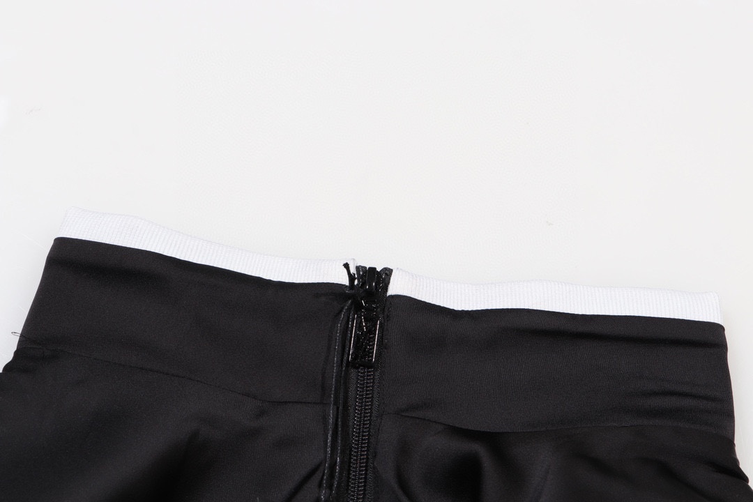 【YSL SAINT LAURENT  公式旗艦店】サンローラン  ジャケット着 好評に付き再入荷！241113