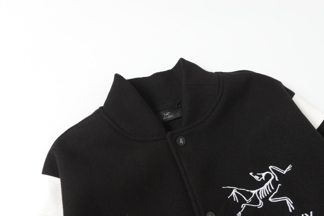 【ARCTERYX  公式旗艦店】アークテリクス  ジャケット着  スウェット ご好評に付き再入荷！241123