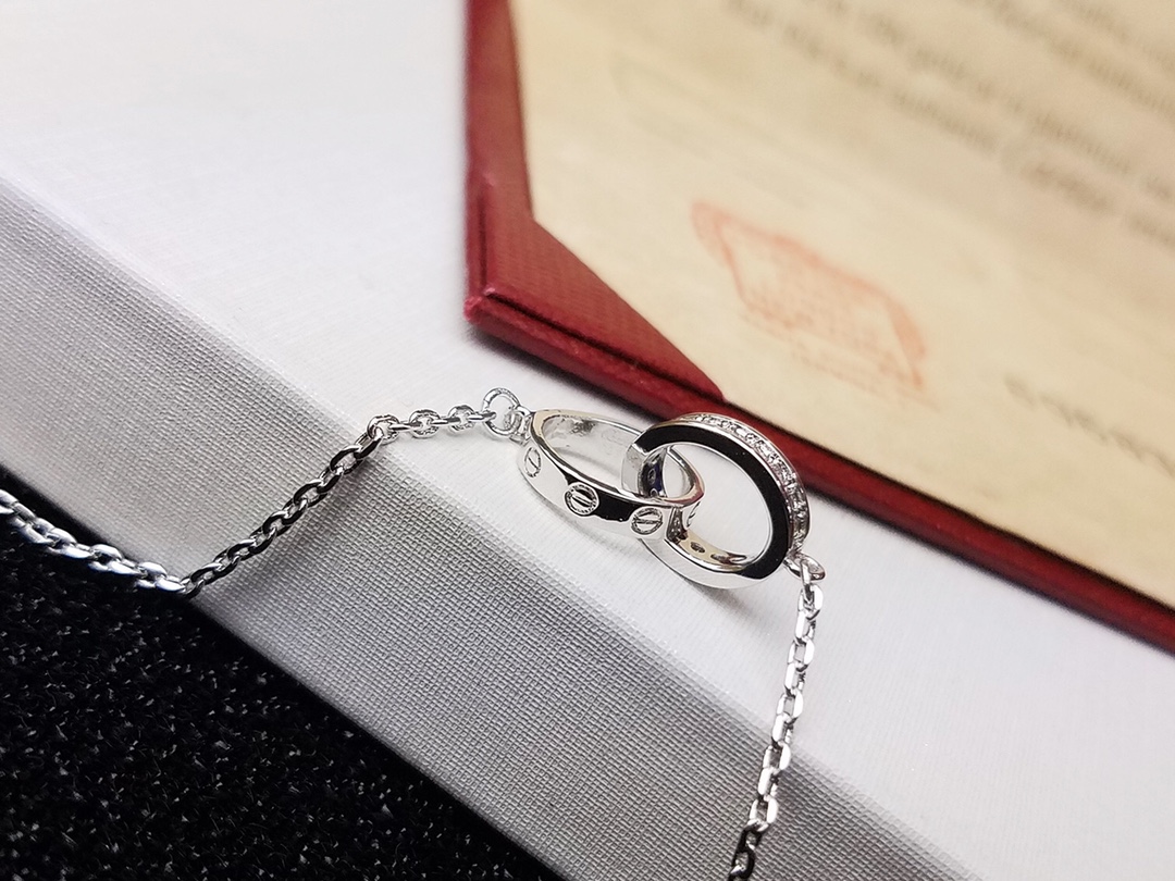 【CARTIER】ブレスレット、ファッションシンプルなスタイル 240729