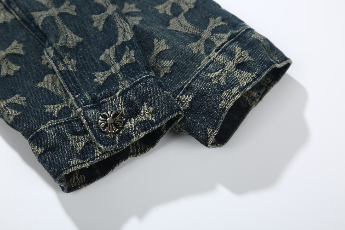 【CHROME HEARTS】クロムハーツ  ジャケット着ご好評に付き再入荷！240928