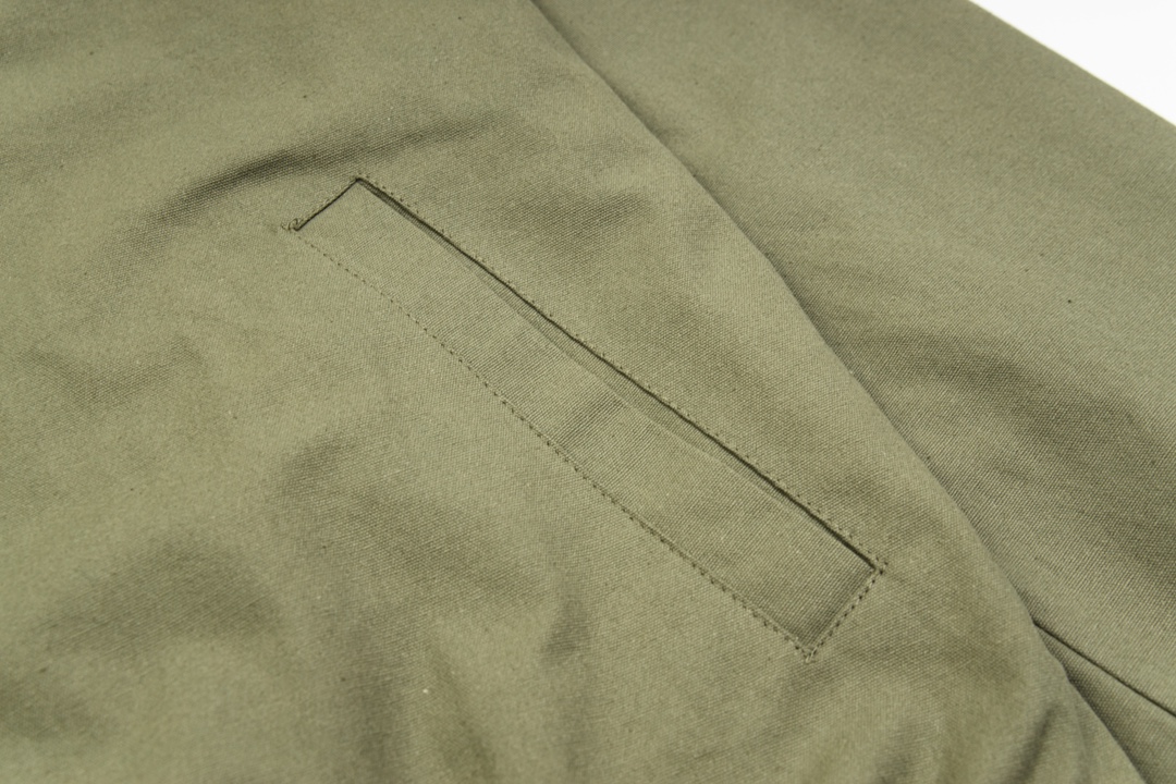 【DIOR  公式旗艦店】ディオール  ジャケット着 ご好評に付き再入荷！241021