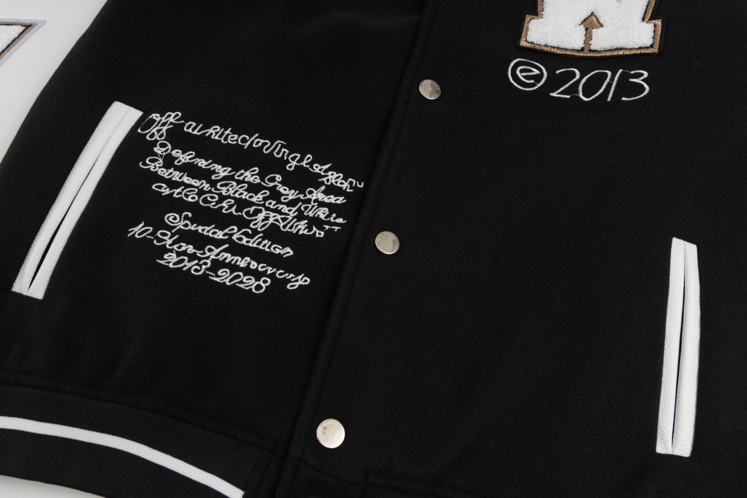 【OFF-WHITE  公式旗艦店】オフホワイト  野球着  ジャケット着ご好評に付き再入荷！241023