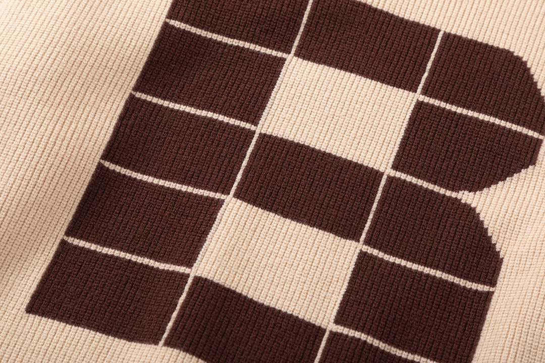 【BALENCIAGA  公式旗艦店】バレンシアガ   セーター好評に付き再入荷！ 241101