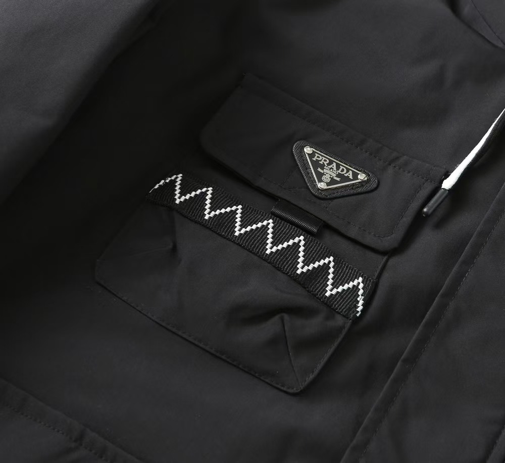 【PRADA  公式旗艦店】プラダ  ダウンジャケット 好評に付き再入荷！ 271102