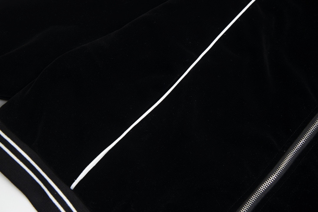 【CELINE 公式旗艦店】セリーヌ  ジャケット着好評に付き再入荷！ 241112