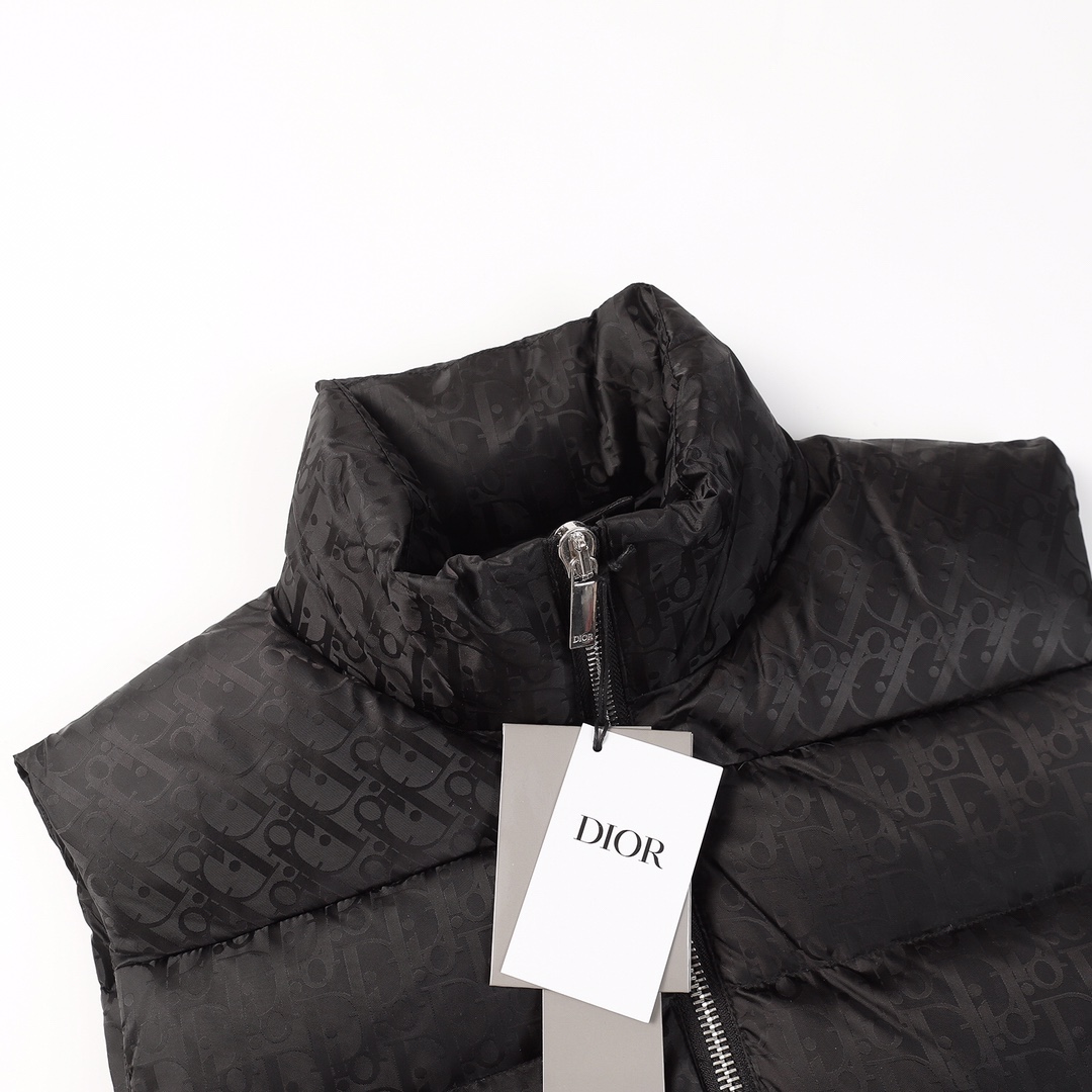 【DIOR  公式旗艦店】ディオール  ダウンベスト  ご好評に付き再入荷！ 241112