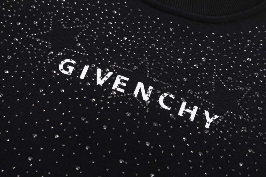 【GIVENCHY  公式旗艦店】ジバンシー 丸首の衛衣 スウェットご好評に付き再入荷！241122