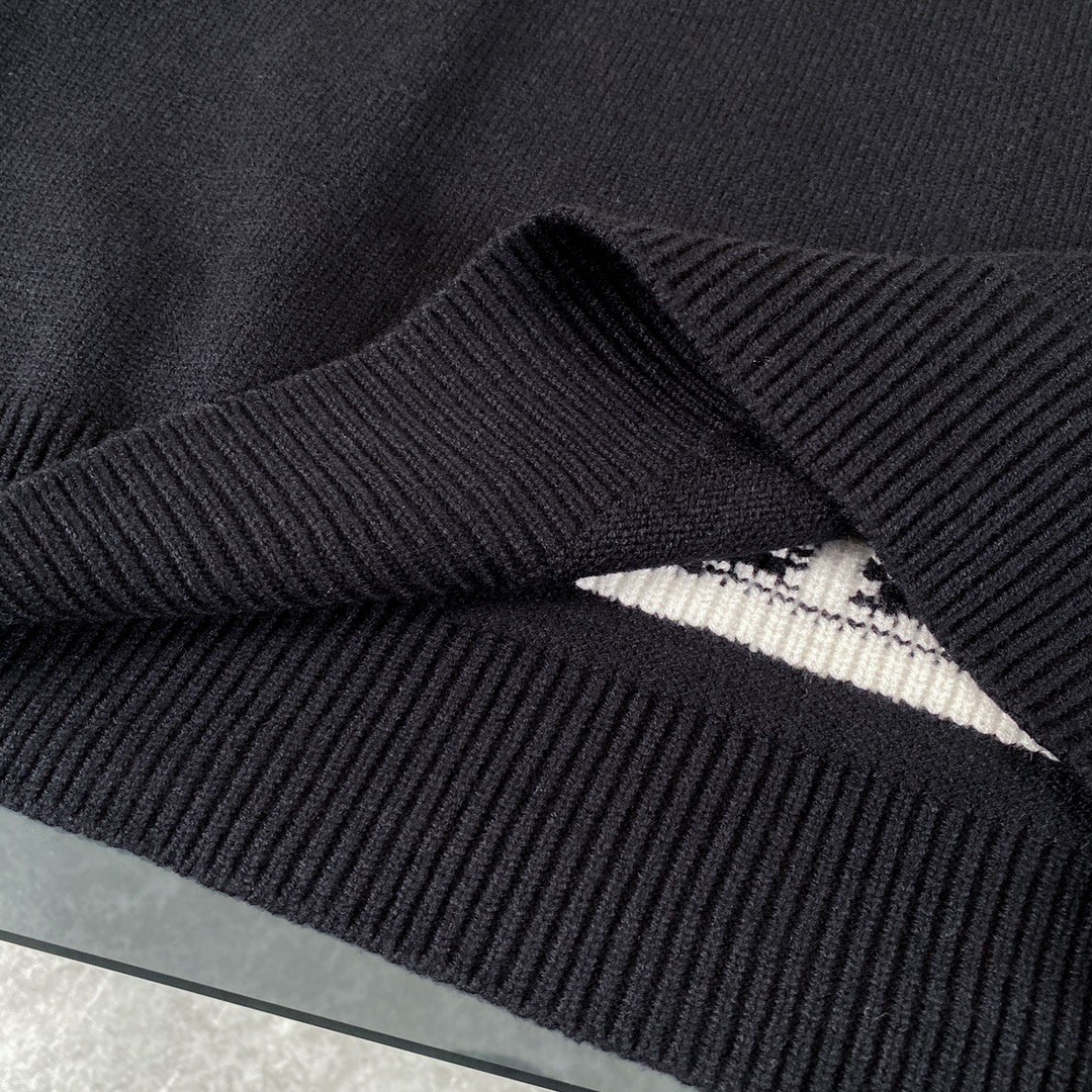 【CHROME HEARTS    公式旗艦店】クロムハーツ   セーター好評に付き再入荷！ 241116