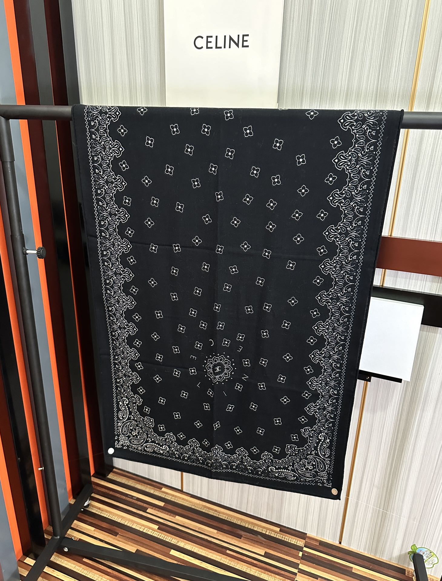 【CELINE セリーヌ】スカーフ 65*185CM  241108