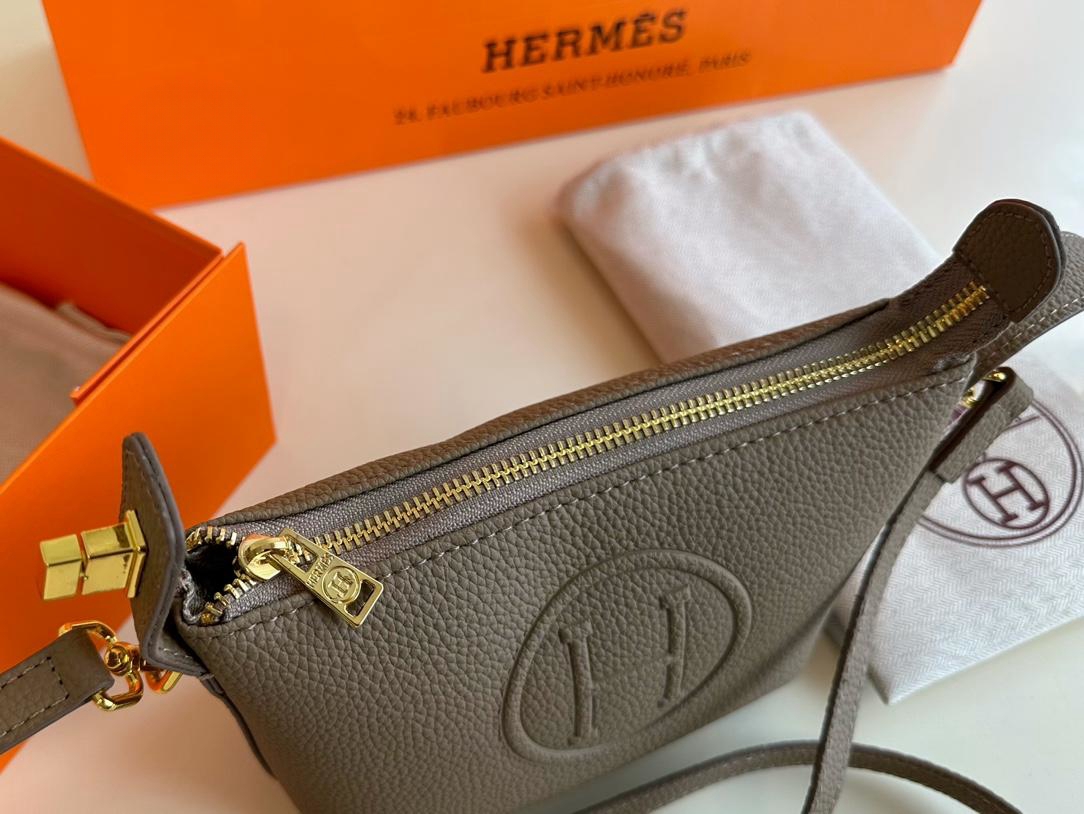 【Hermès 公式旗艦店】エルメス 斜めがけバッグ 当日出荷 好評に付き再入荷！17*12CM  240724