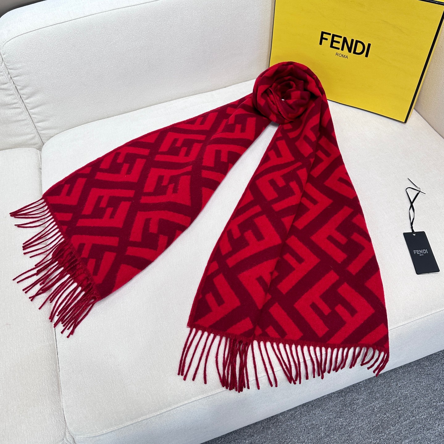 【FENDI  フェンディ】スカーフ45*170CM   241109