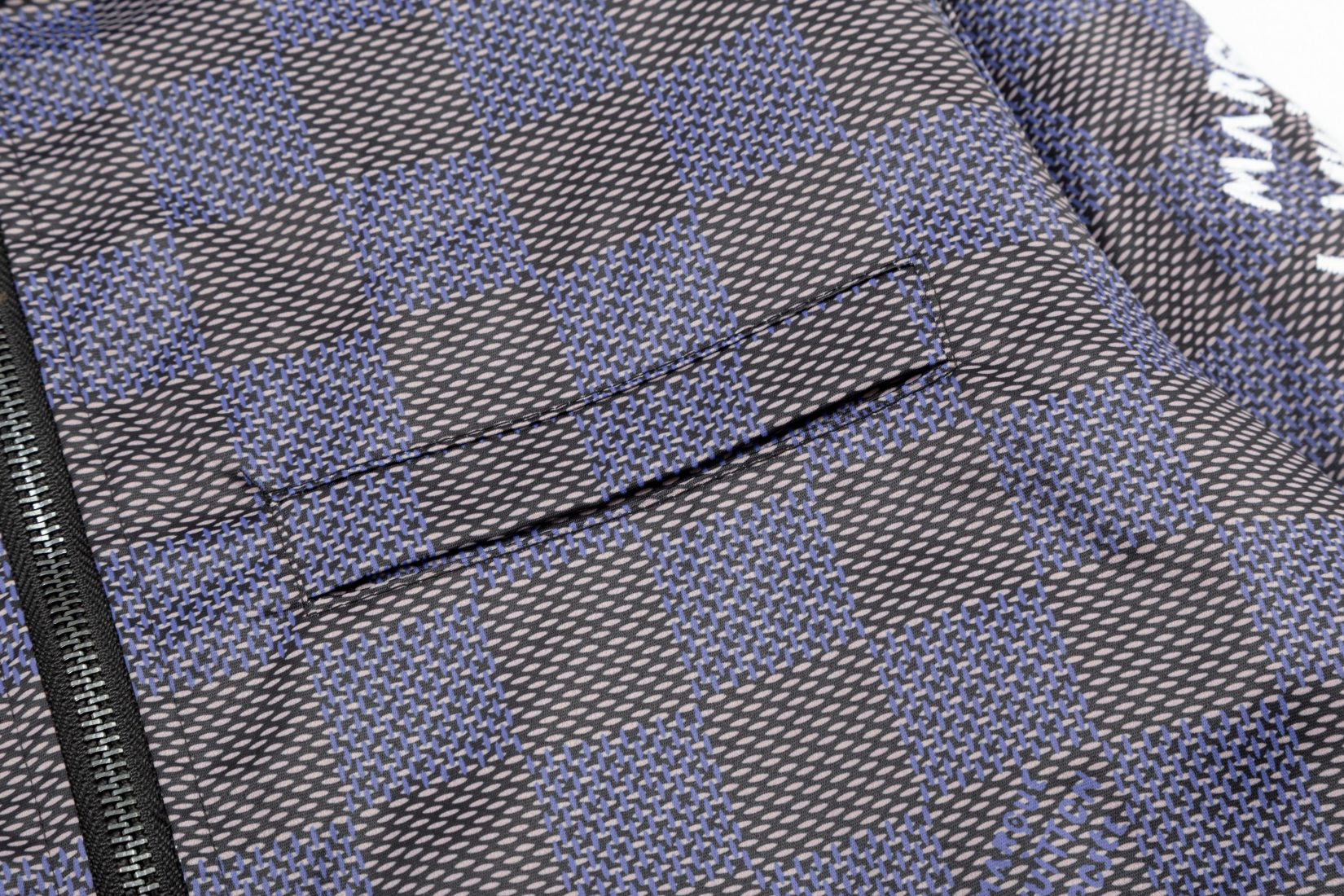 【LOUIS VUITTON 公式旗艦店】ルイヴィトン  ジャケット着 ご好評に付き再入荷！241021