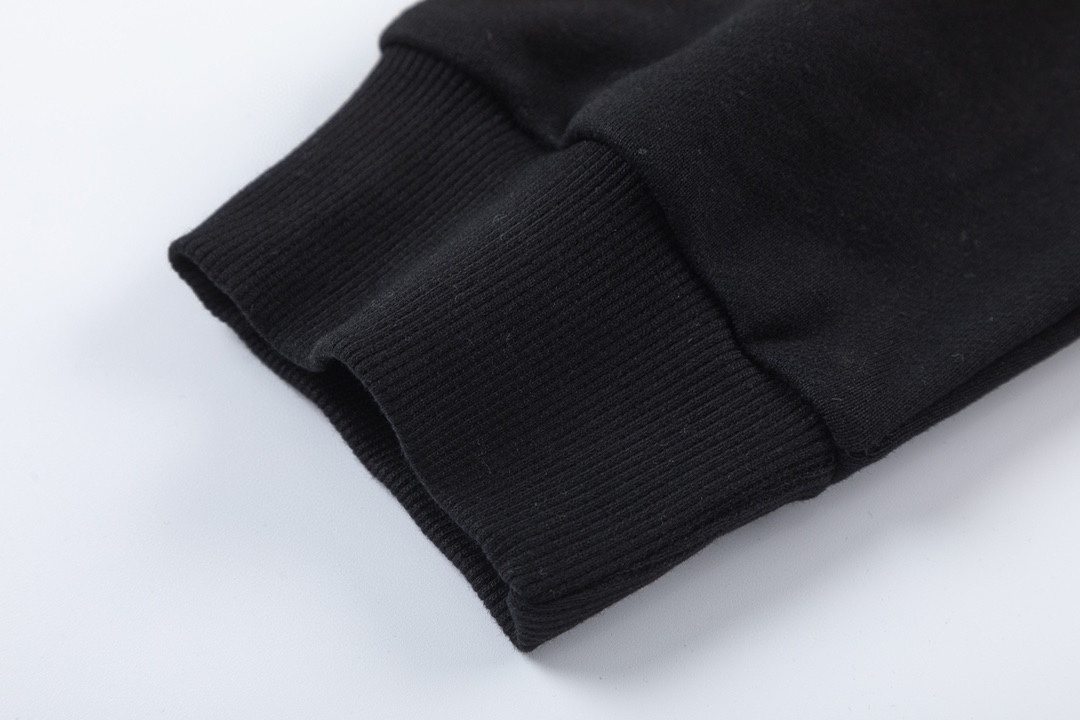 【GIVENCHY  公式旗艦店】ジバンシー 丸首の衛衣 スウェットご好評に付き再入荷！241122