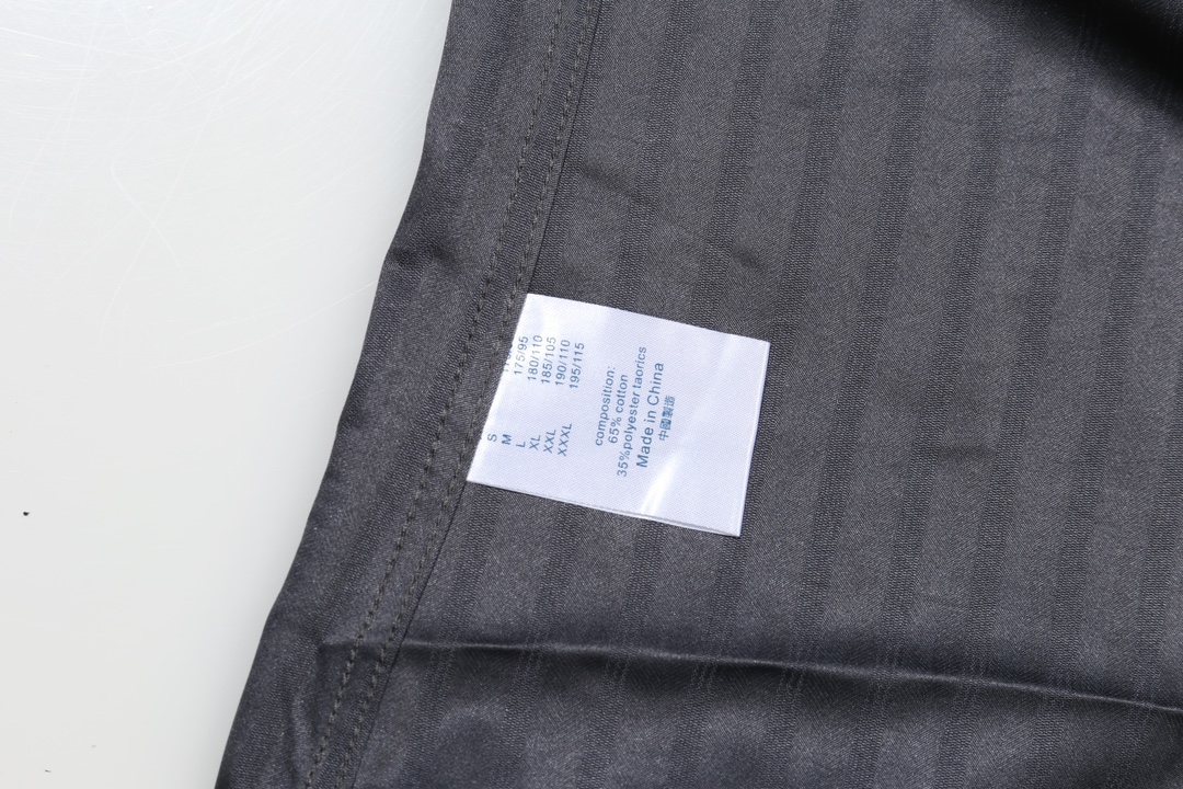 【DIOR  公式旗艦店】ディオール  シャツ  ご好評に付き再入荷 240816