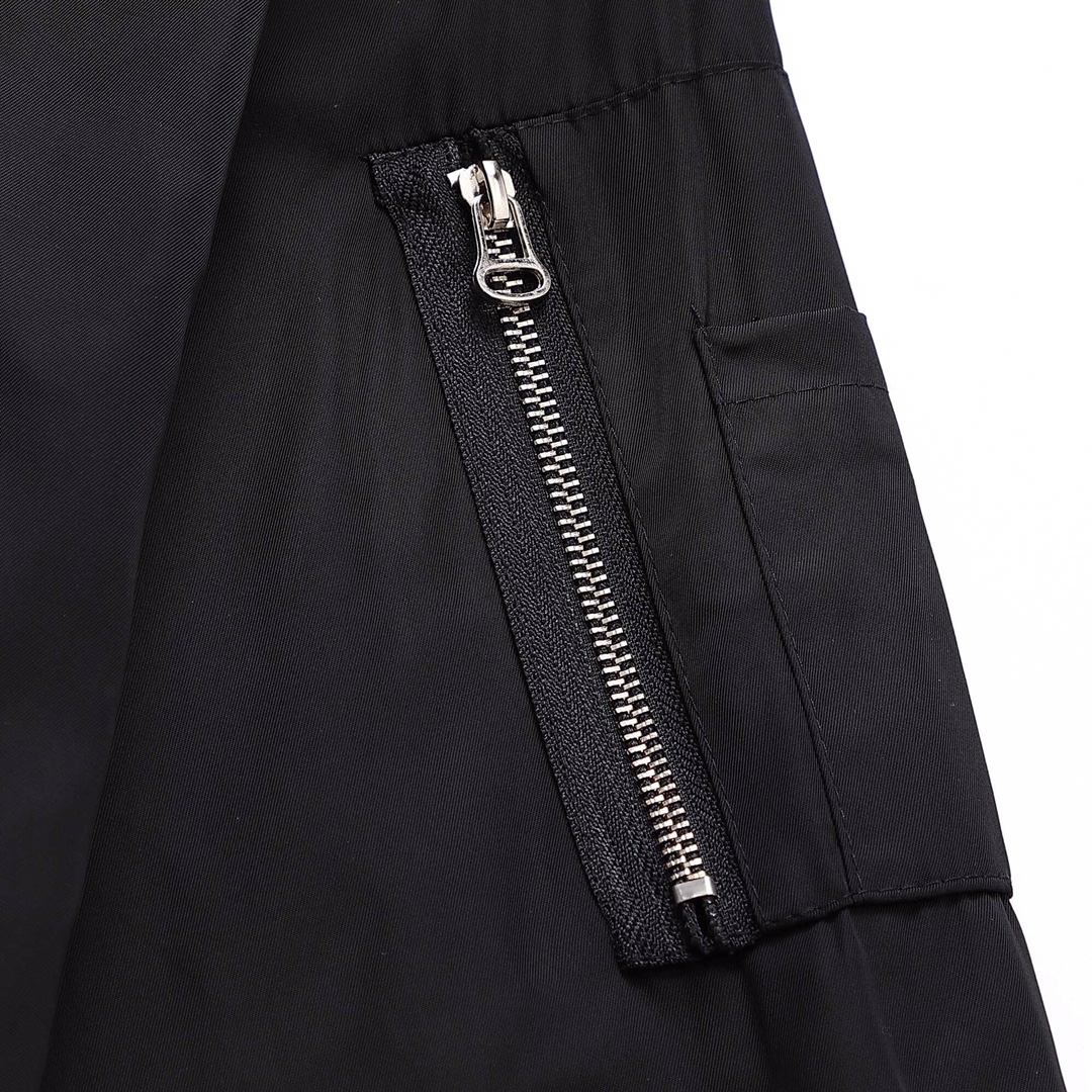 【CHROME HEARTS 公式旗艦店】クロムハーツ  ジャケット着好評に付き再入荷！