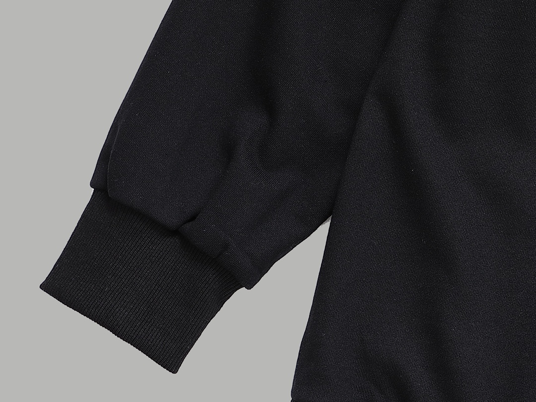 【BURBERRY 公式旗艦店】バーバリー  丸首の衛衣 スウェット ご好評に付き再入荷！