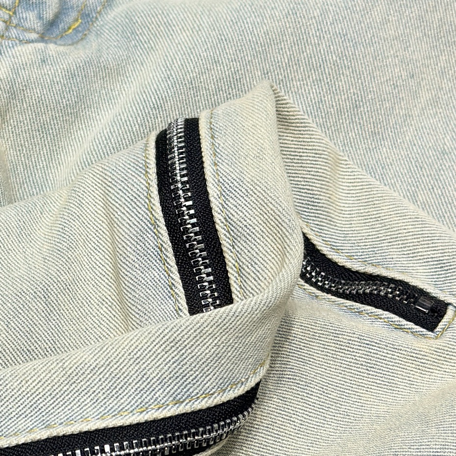 【BALENCIAGA 公式旗艦店】バレンシアガ   ジーパン  ご好評に付き再入荷！