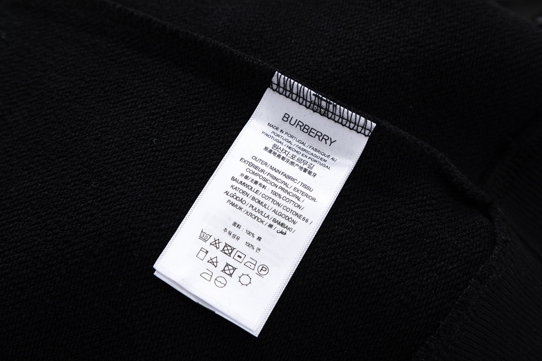 【BURBERRY  公式旗艦店】バーバリー パーカースウェットご好評に付き再入荷 240805