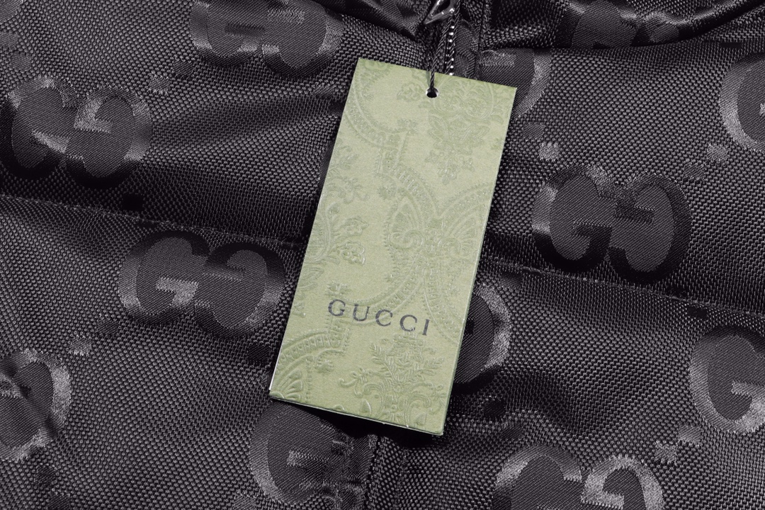 【GUCCI  公式旗艦店】グッチ  ダウンジャケット好評に付き再入荷！