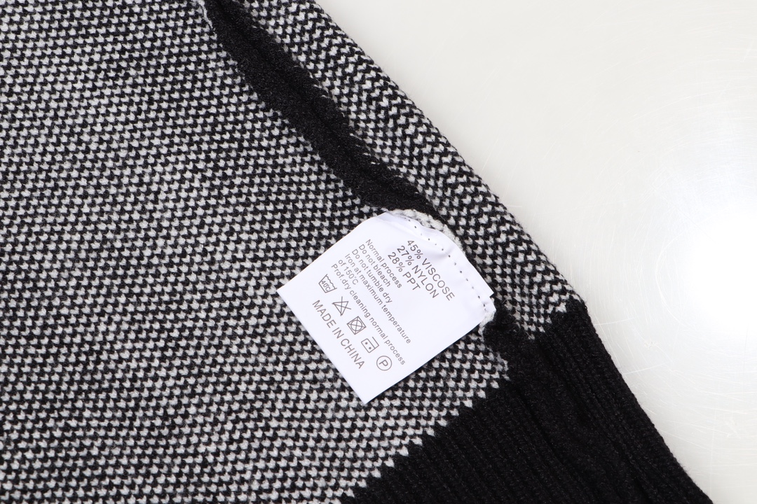 【LOUIS VUITTON  公式旗艦店】ルイヴィトン  セーター好評に付き再入荷！