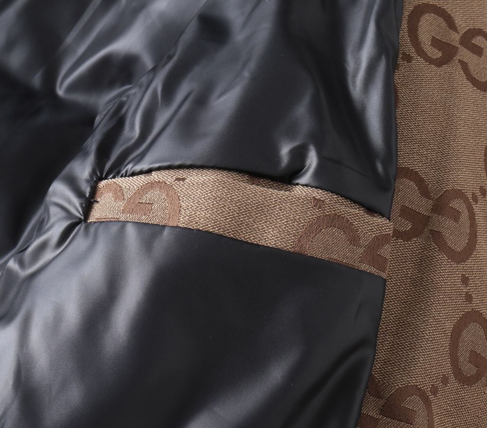 【GUCCI  公式旗艦店】グッチ  ダウンジャケット好評に付き再入荷！