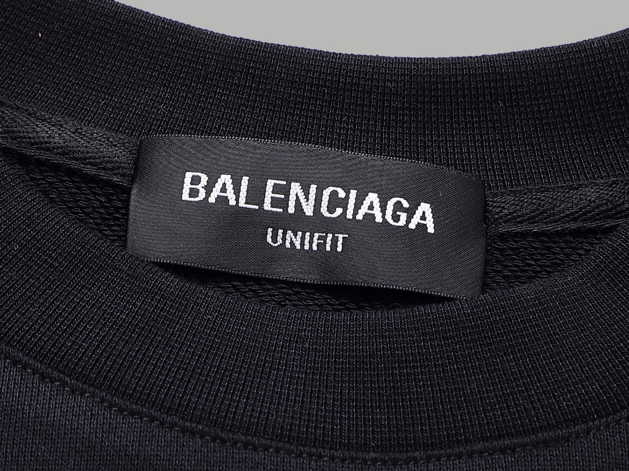 【BALENCIAGA  公式旗艦店】バレンシアガ  丸首の衛衣 スウェットご好評に付き再入荷！