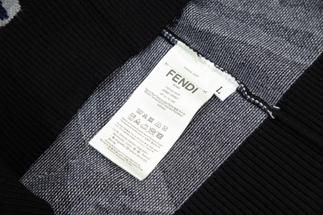 【FENDI 公式旗艦店】フェンディ   セーター好評に付き再入荷！ 240929