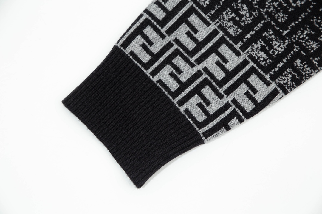 【FENDI 公式旗艦店】 フェンディ セーター好評に付き再入荷！