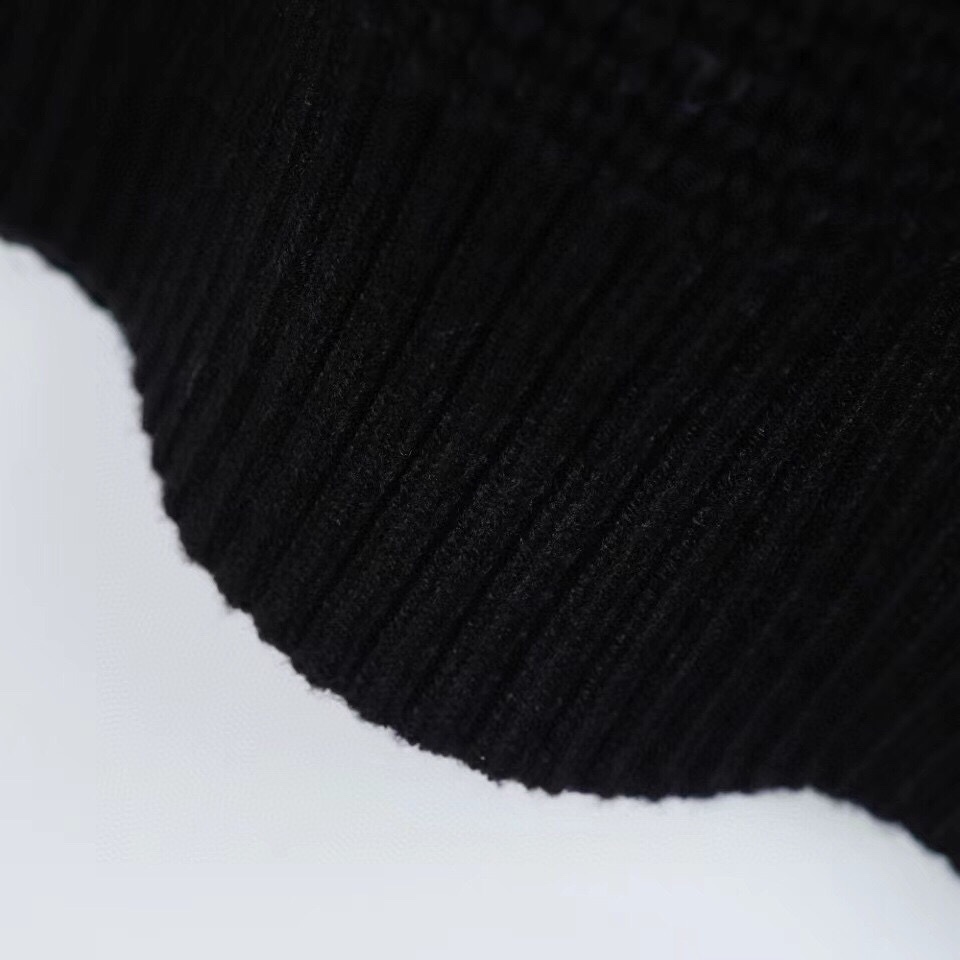 【VERSACE 公式旗艦店】ヴェルサーチ  セーター好評に付き再入荷！