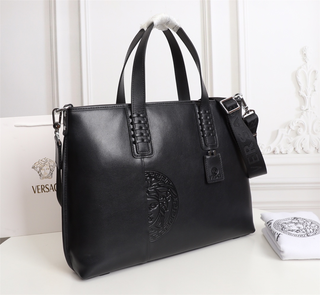 【VERSACE   公式旗艦店】ヴェルサーチ   斜めがけバッグ 当日出荷 好評に付き再入荷39*29*7CM