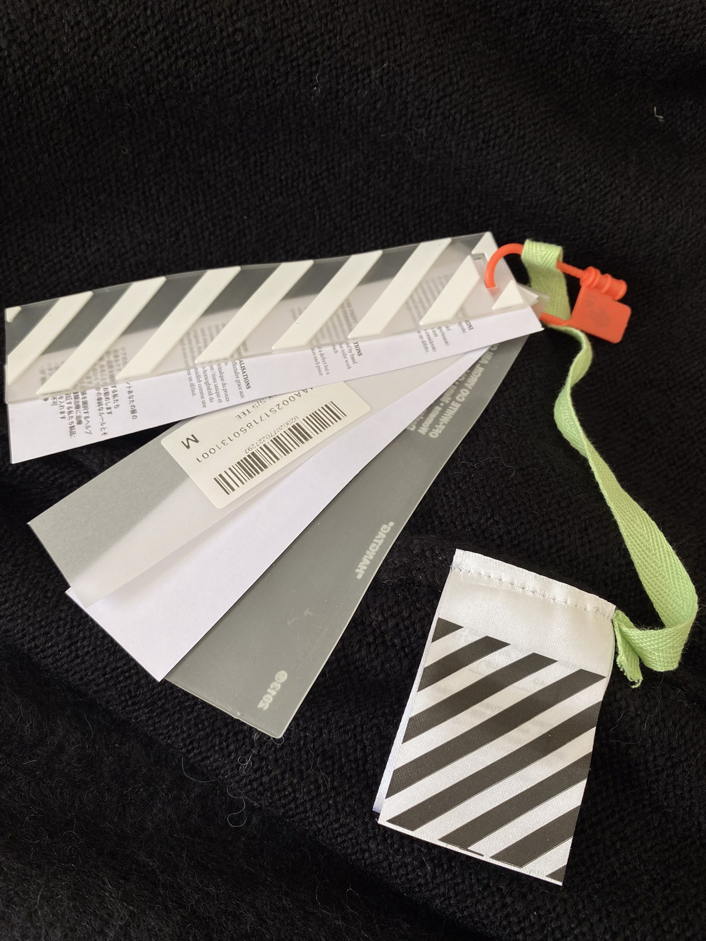 【OFF-WHITE  公式旗艦店】オフホワイト  セーター好評に付き再入荷！