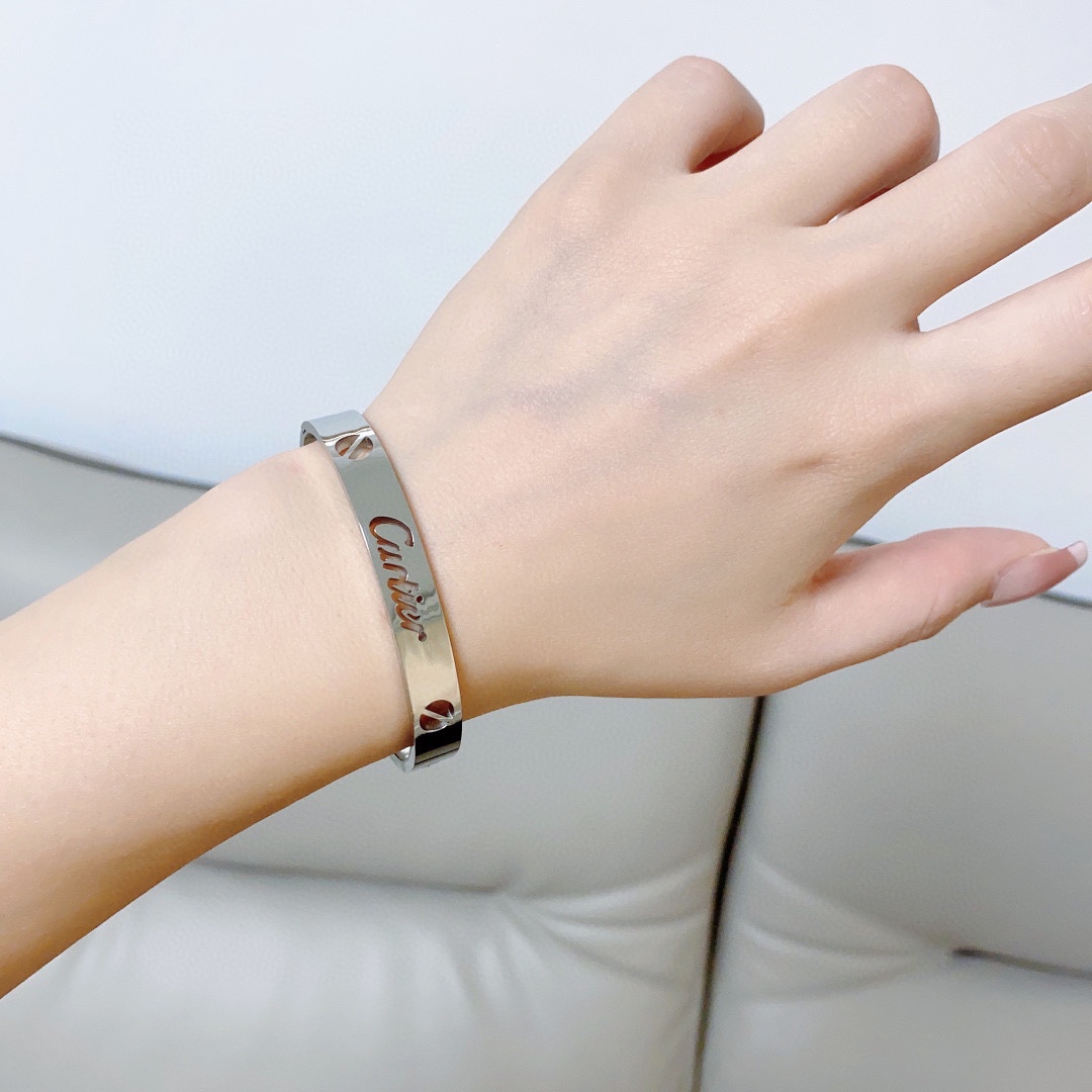 【CARTIER】ブレスレット、ファッションシンプルなスタイル