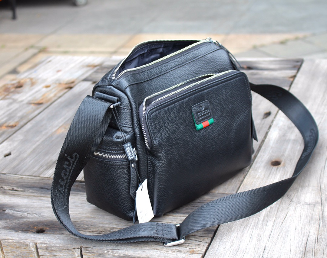 【GUCCI 公式旗艦店】 グッチ 斜めがけバッグ 当日出荷 好評に付き再入荷！31*23*18CM