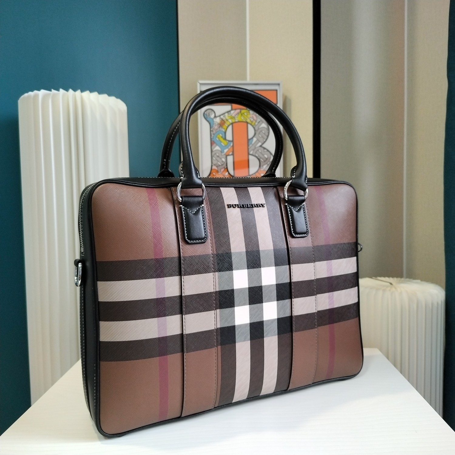 【BURBERRY 公式旗艦店】バーバリー   ハンドバッグ 当日出荷 好評に付き再入荷！37*27*7CM