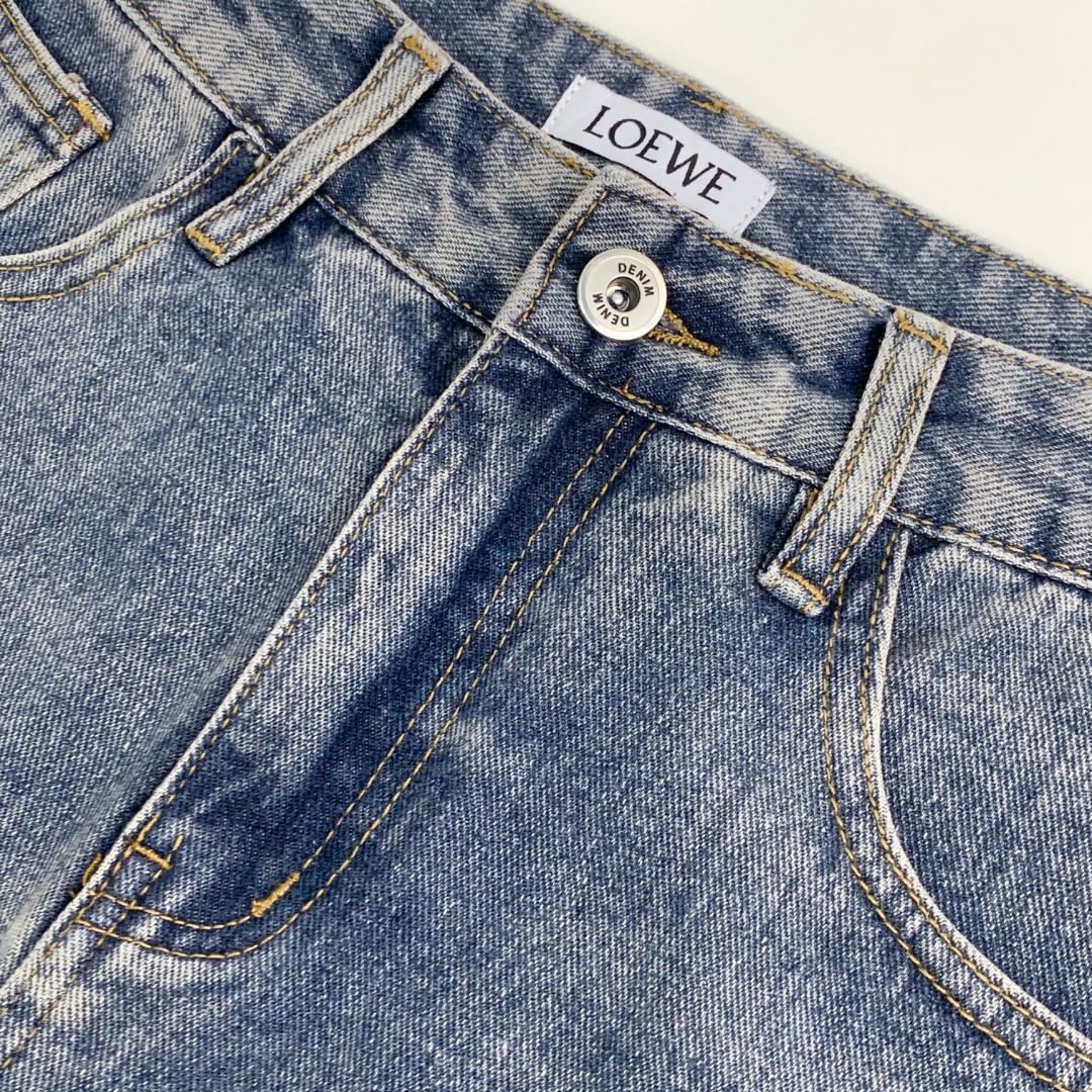 【LOEWE  公式旗艦店】ロエベ  ジーパン  ご好評に付き再入荷！