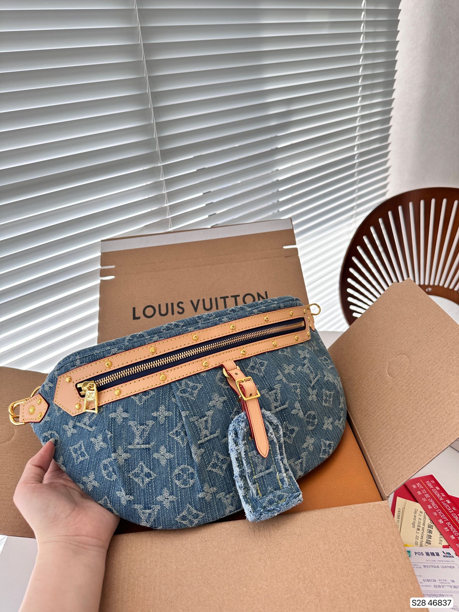 【LOUIS VUITTON  公式旗艦店】ルイヴィトン    ウエストポーチ  当日出荷 好評に付き再入荷！42*19CM