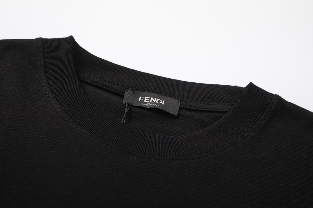 【FENDI公式旗艦店】フェンディ  Tシャツ ご好評に付き再入荷！