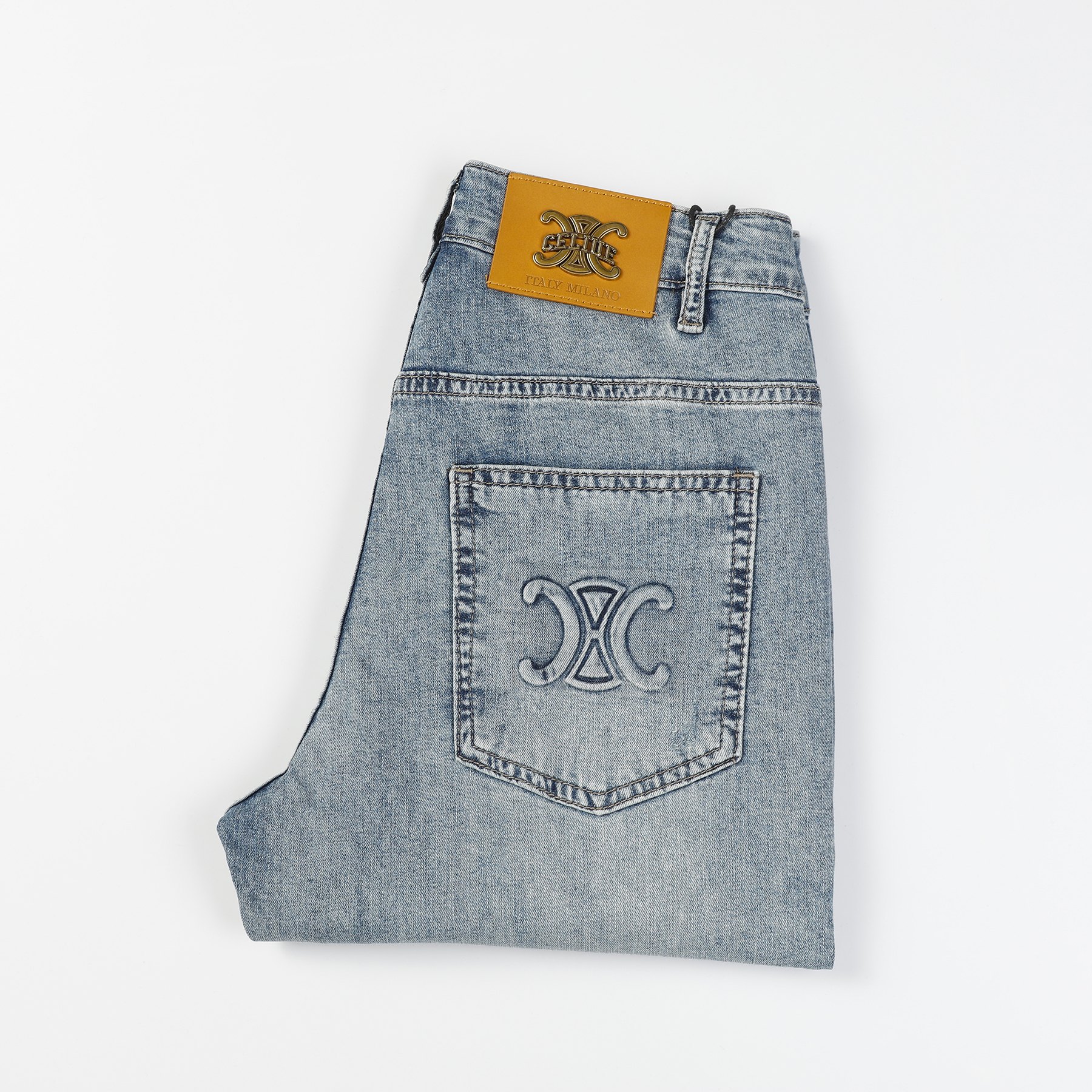 【CELINE 公式旗艦店】セリーヌ  ジーパン  ご好評に付き再入荷！