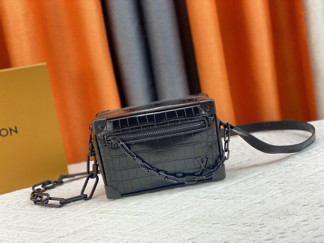 【LOUIS VUITTON 公式旗艦店】ルイヴィトン  斜めがけバッグ当日出荷 好評に付き再入荷！18.5*13*8CM