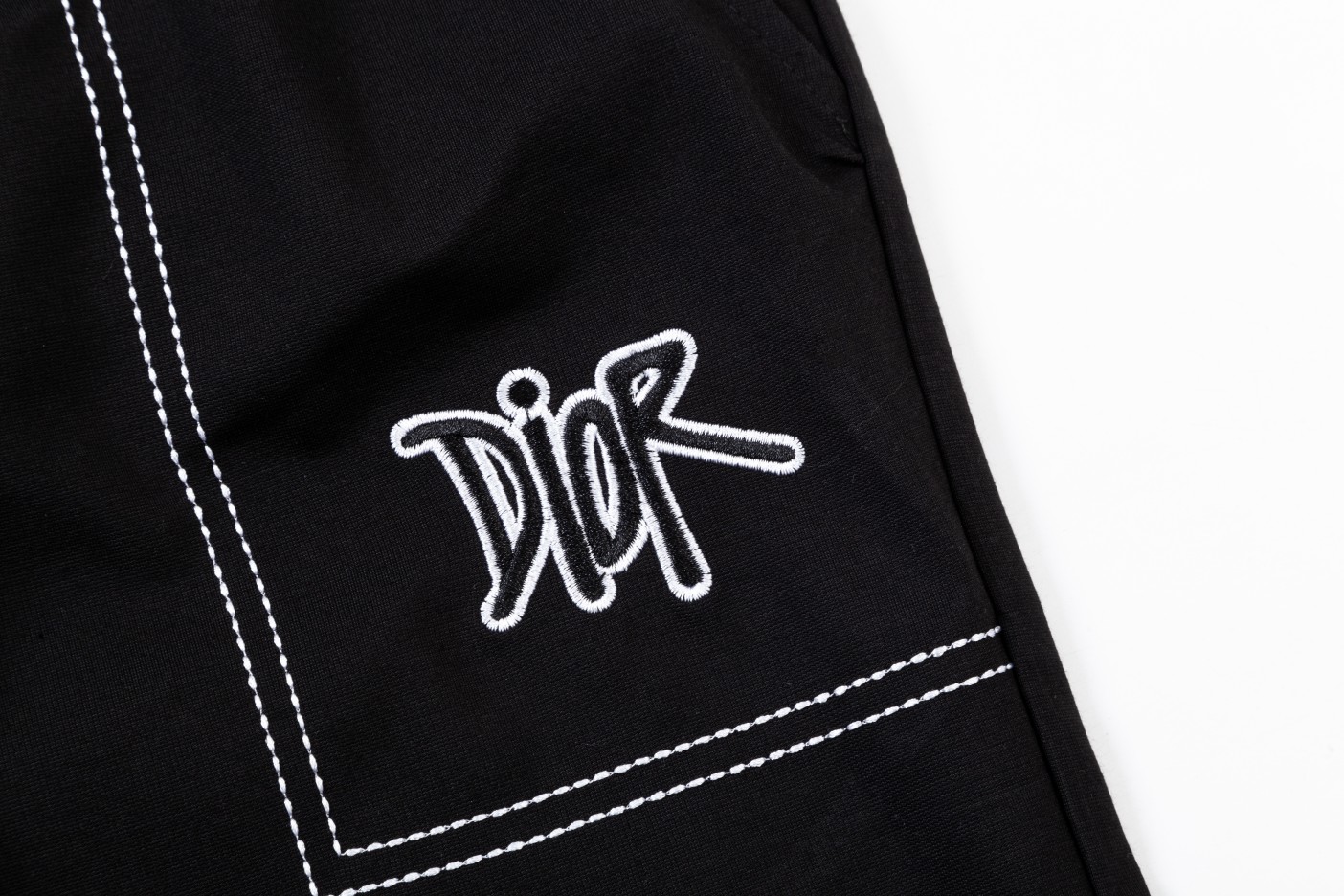 【DIOR  公式旗艦店】ディオール   ショートパンツ  ご好評に付き再入荷！