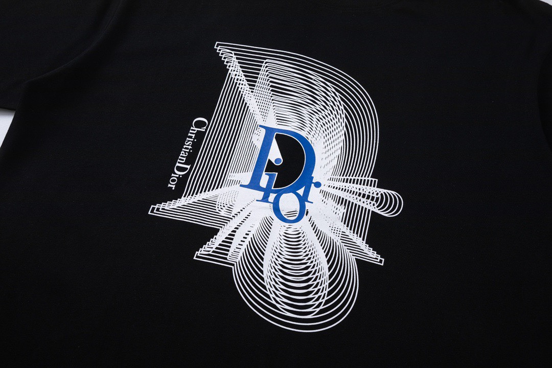 【DIOR  公式旗艦店】ディオール  Tシャツ ご好評に付き再入荷！