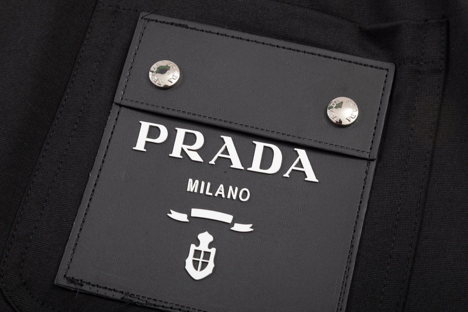 【PRADA  公式旗艦店】プラダ  ショートパンツ  ご好評に付き再入荷！