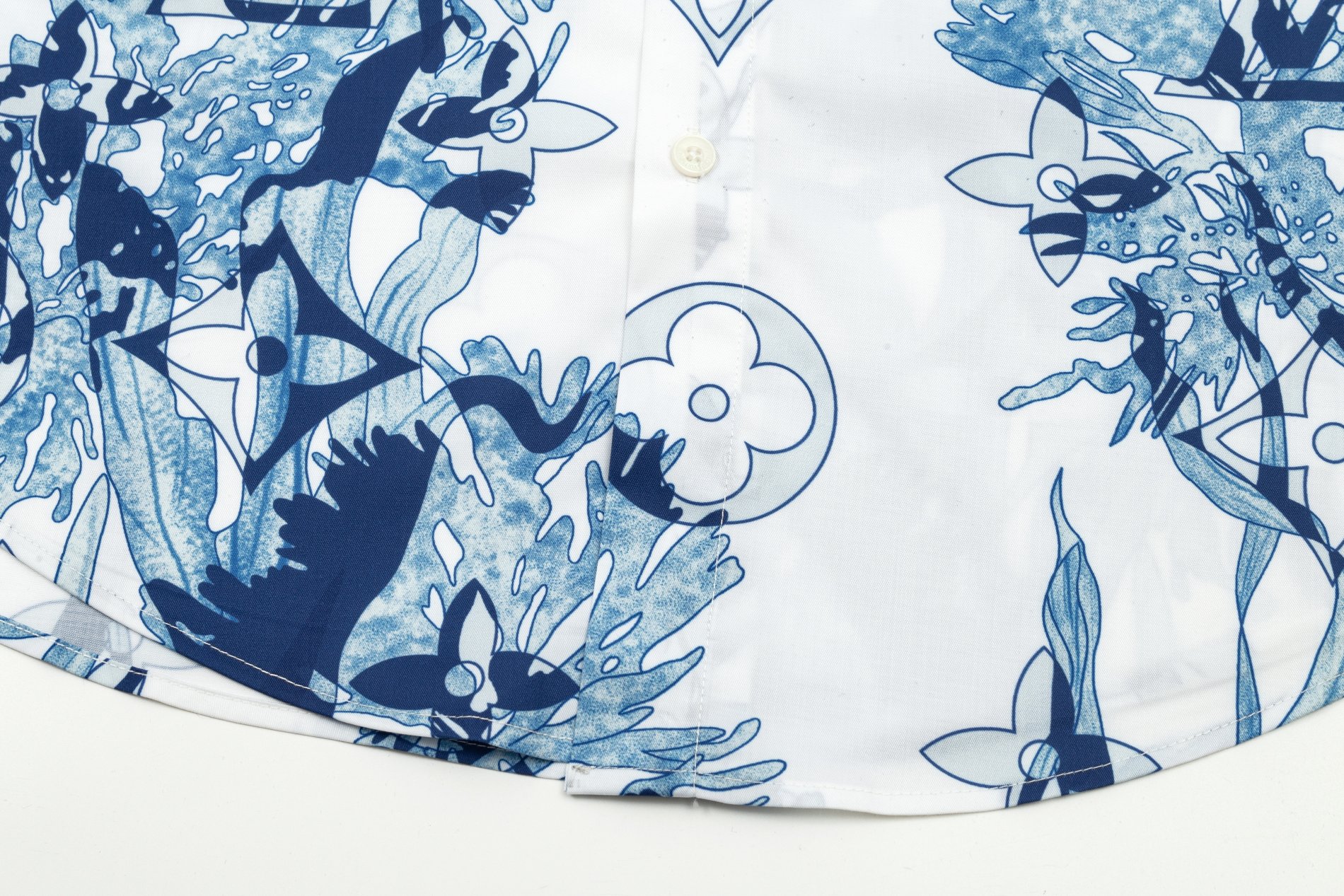 【LOUIS VUITTON 公式旗艦店】ルイヴィトン  シャツ  ご好評に付き再入荷 240715