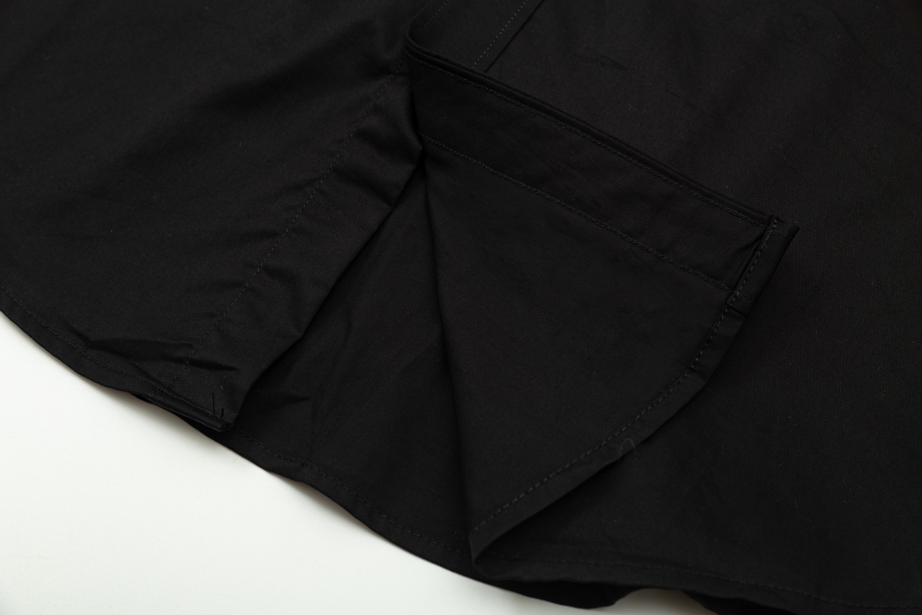 【LOUIS VUITTON 公式旗艦店】ルイヴィトン  シャツ  ご好評に付き再入荷 240715