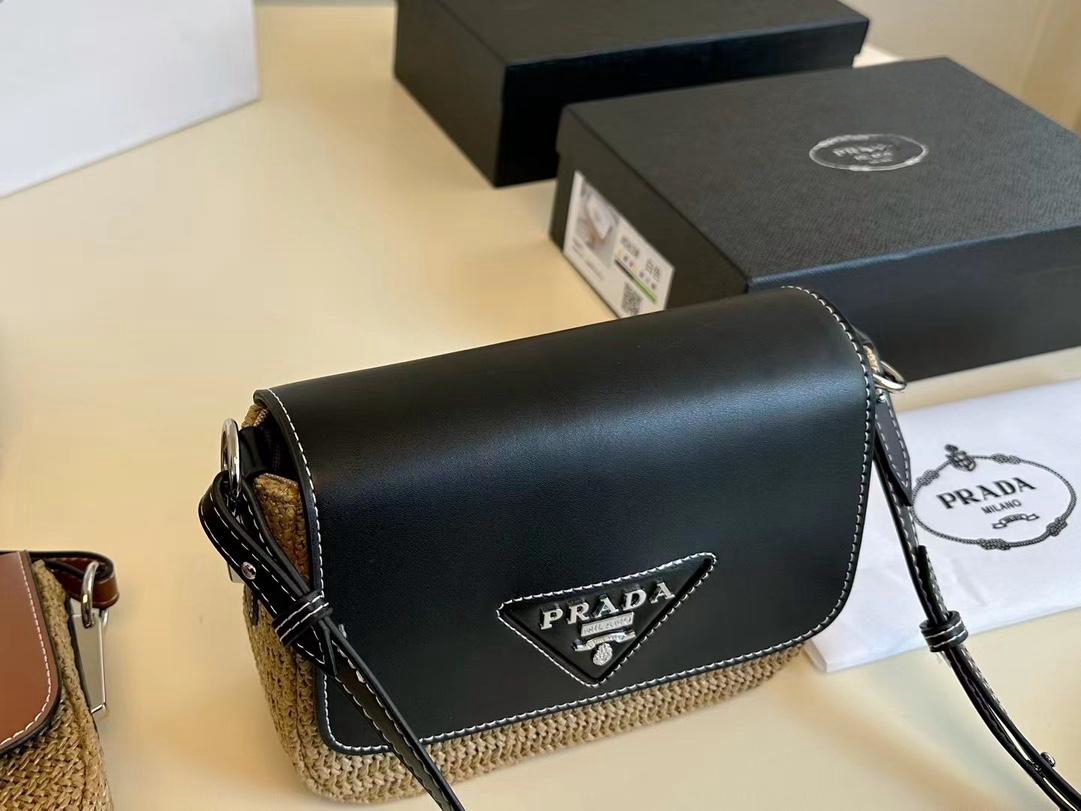 【PRADA  公式 旗艦店】プラダ  斜めがけバッグ 当日出荷 好評に付き再入荷！26*16CM 240719
