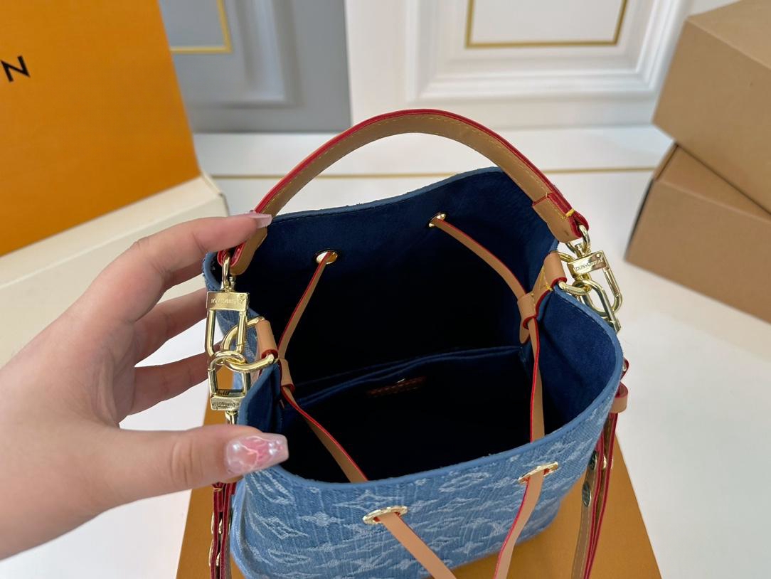 【LOUIS VUITTON 公式旗艦店】ルイヴィトン  斜めがけバッグ 当日出荷 好評に付き再入荷！20*21CM  1240722