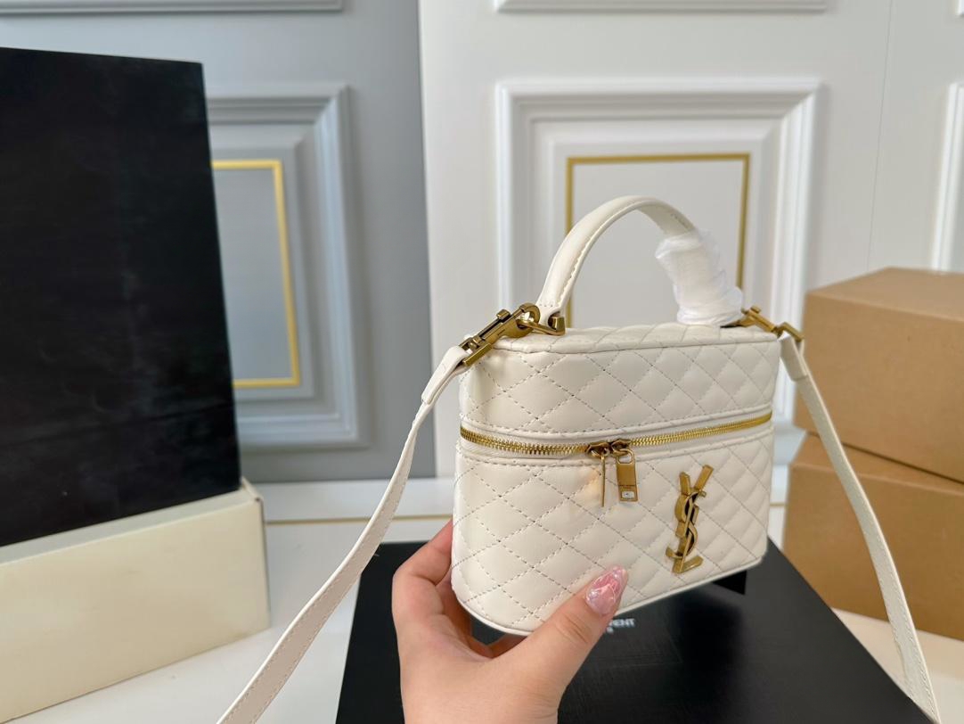 【YSL SAINT LAURENT 公式旗艦店】サンローラン   斜めがけバッグ 当日出荷 好評に付き再入荷！18*12CM  1240722