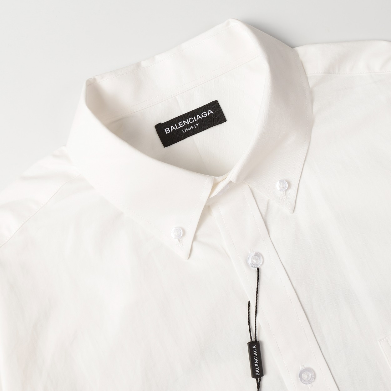 【GIVENCHY 公式旗艦店】ジバンシー  シャツ ご好評に付き再入荷 240802