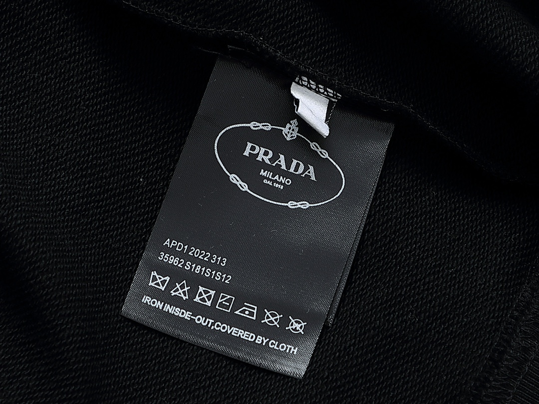 【PRADA 公式旗艦店】プラダ  丸首の衛衣 スウェットご好評に付き再入荷！